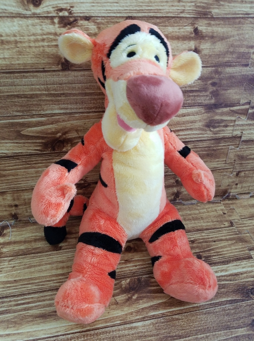 Disney Store Tigger Plush Tiger Winnie The Pooh 17 Inch Stuffed Animal